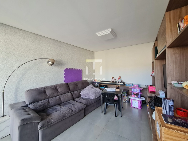 SOBRADO SEMIMOBILIADO VENDA OU LOCAÇÃO EM CONDOMÍNIO FECHADO: 3ª foto da galeria de imagens do imóvel