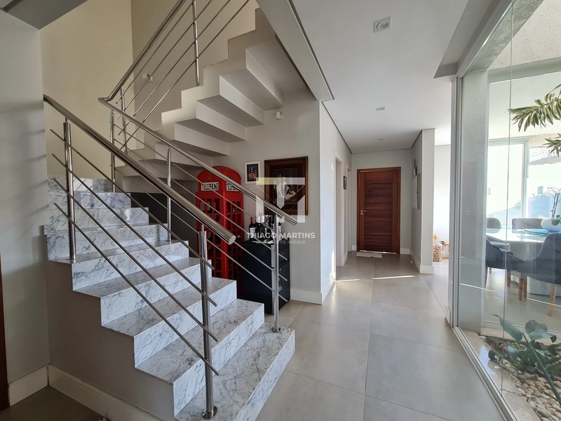 SOBRADO SEMIMOBILIADO VENDA OU LOCAÇÃO EM CONDOMÍNIO FECHADO: 4ª foto da galeria de imagens do imóvel