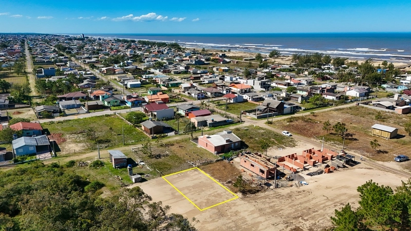 Dois terrenos juntos no bairro Fernão Capelo: 3ª foto da galeria de imagens do imóvel