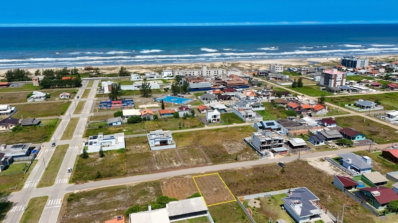 Terreno de 375m² Próximo do Mar no bairro Turimar: 2ª foto da galeria de imagens do imóvel