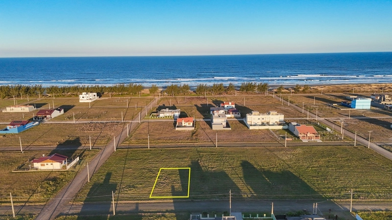 Terreno de 312,5m² no bairro Areias Claras: 1ª foto da galeria de imagens do imóvel