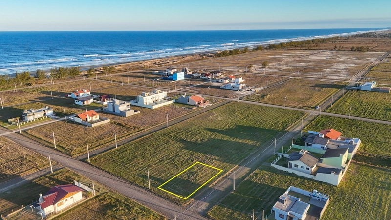 Terreno de esquina no bairro Areias Claras: 1ª foto da galeria de imagens do imóvel