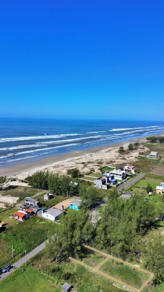 Dois terrenos juntos a 50 metros do mar: 2ª foto da galeria de imagens do imóvel