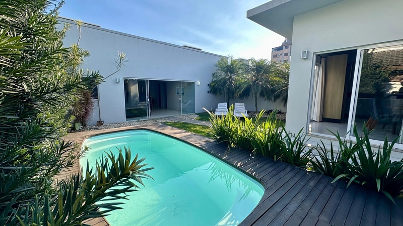 Casa com 3 quartos, piscina e edícula no Centro de Sombrio: 10ª foto da galeria de imagens do imóvel