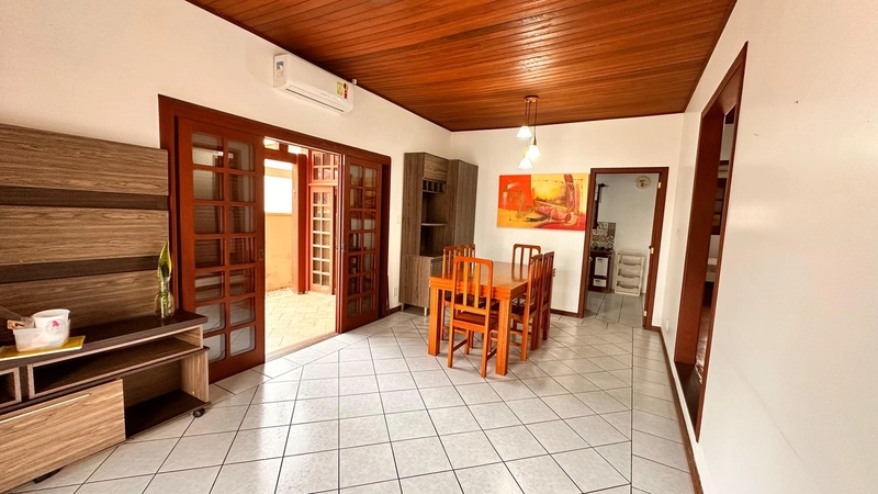 Casa semimobiliada próxima ao mar no bairro Santa Rita de Cássia Sul: 3ª foto da galeria de imagens do imóvel