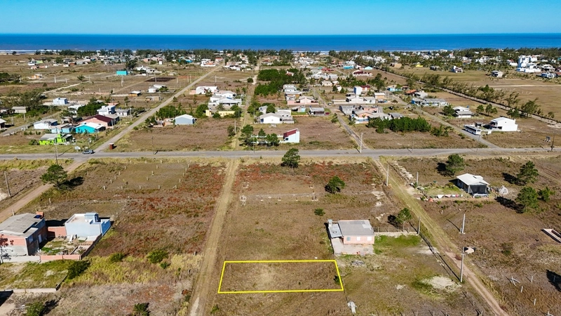 Terreno no Bairro Janaína em Balneário Gaivota: 1ª foto da galeria de imagens do imóvel