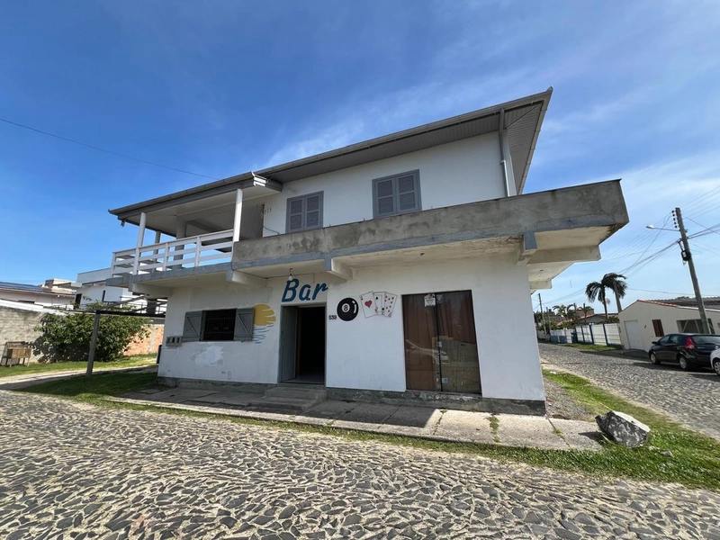 Prédio de Esquina com Ponto Comercial e Duas Residências no Bairro Jar: 1ª foto da galeria de imagens do imóvel