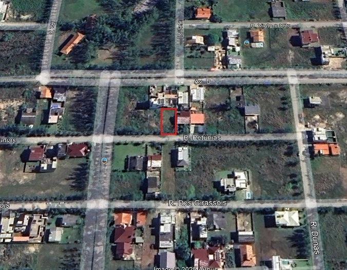 Terreno no Bairro Furnas Próximo a Praça e ao Mar: 1ª foto da galeria de imagens do imóvel
