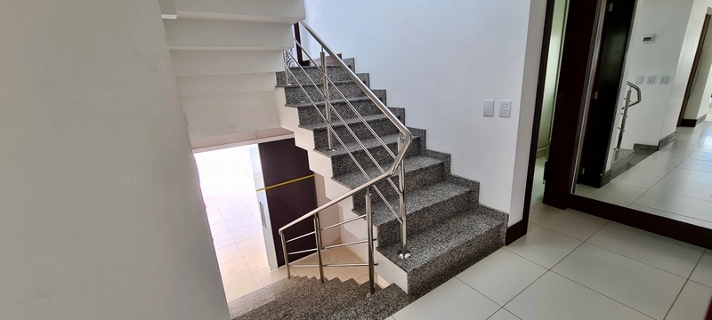 Casa de Alto Padrão - Terceira Avenida: 2ª foto da galeria de imagens do imóvel