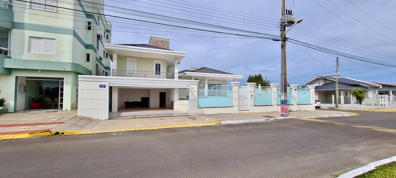 Casa de Alto Padrão - Terceira Avenida: 14ª foto da galeria de imagens do imóvel