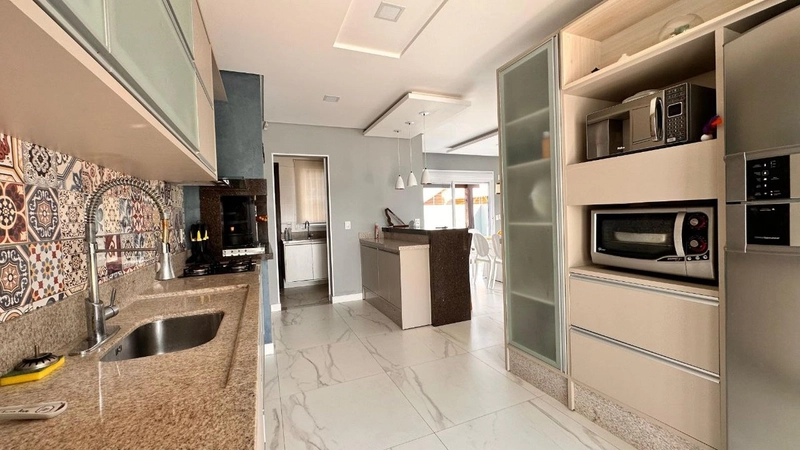 Oportunidade! Casa à Venda a 100 Metros da MAR em BALNEÁRIO GAIVOTA/SC: 5ª foto da galeria de imagens do imóvel