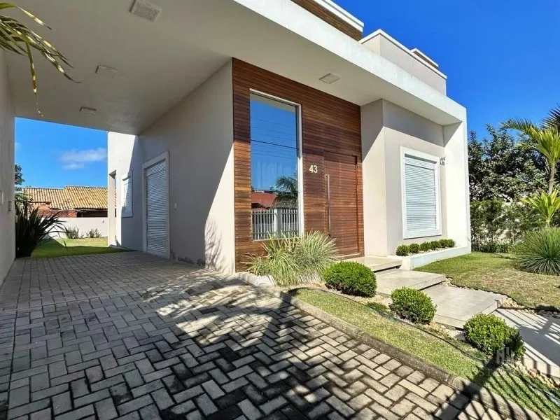 Residência Mobiliada com Piscina no Jardim Ultramar: 1ª foto da galeria de imagens do imóvel