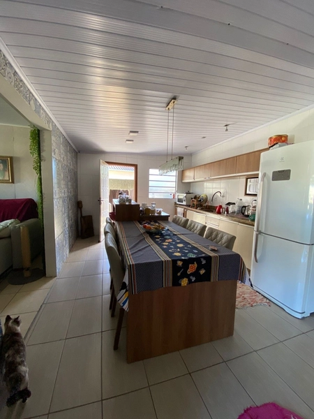 Casa Mobiliada com 3 Dormitórios e Garagem Ampla no Bairro Itapuã: 4ª foto da galeria de imagens do imóvel