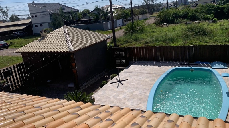 Casa de 230m² com Piscina e Área Gourmet no Centro de Balneário Gaivot: 2ª foto da galeria de imagens do imóvel