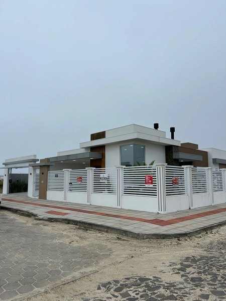 Casa Alto Padrão com 180m² em Terreno de Esquina no Turimar: 1ª foto da galeria de imagens do imóvel