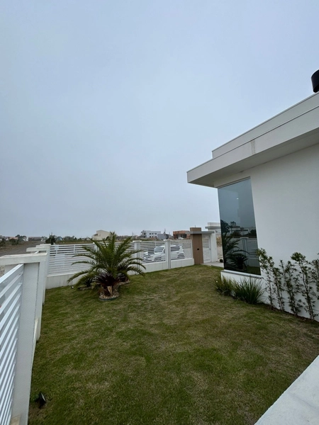 Casa Alto Padrão com 180m² em Terreno de Esquina no Turimar: 2ª foto da galeria de imagens do imóvel