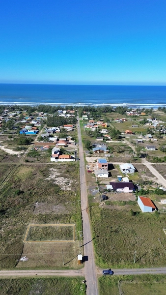 Terreno Próximo ao Parque Lagoa Cortada e à 550 m da Praia: 1ª foto da galeria de imagens do imóvel