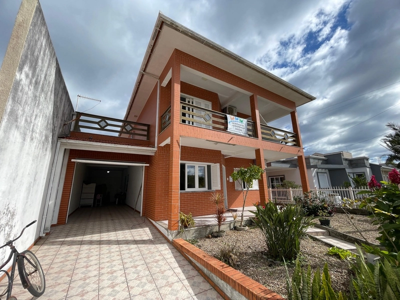 Ampla casa de dois andares com vista para o mar no bairro Santa Rita d: 2ª foto da galeria de imagens do imóvel