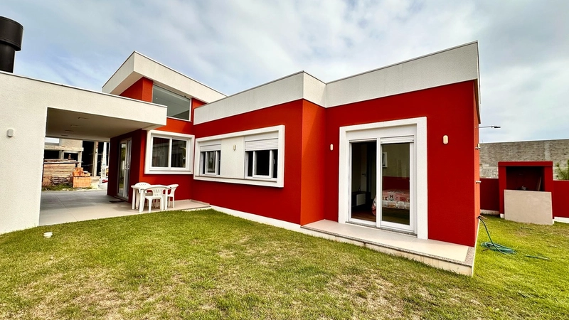 Casa mobiliada a 200m do mar na Praia Lagoa Cortada: 1ª foto da galeria de imagens do imóvel