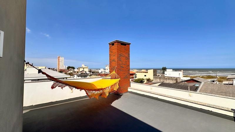 Casa de Alto Padrão com Terraço e Piscina - Balneário Gaivota/SC: 3ª foto da galeria de imagens do imóvel