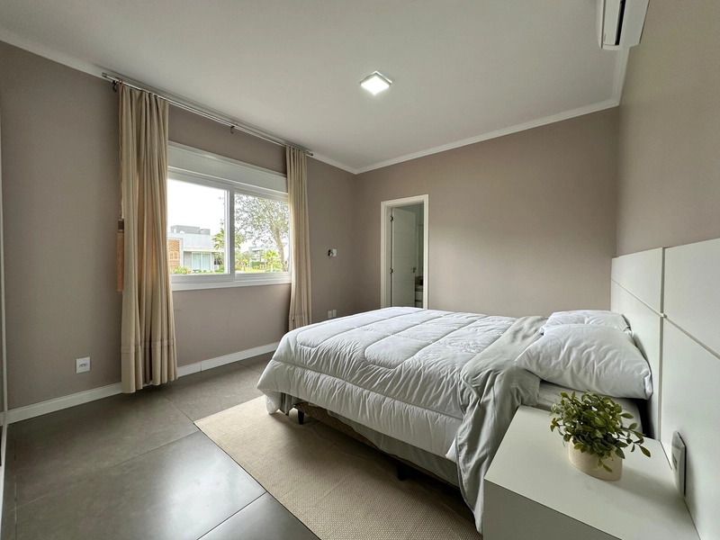 Casa mobiliada e decorada com 4 dormitórios no condomínio Riviera: 14ª foto da galeria de imagens do imóvel