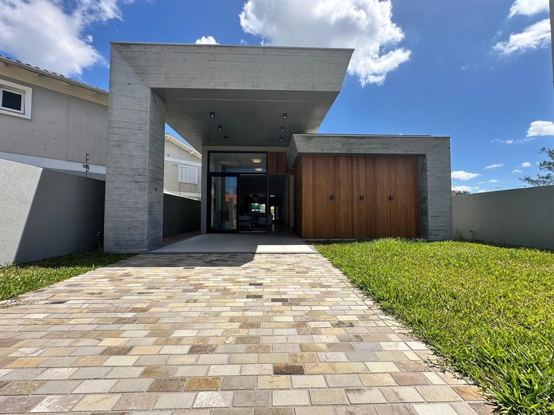 Casa mobiliada com 4 suítes e piscina a 1 quadra do mar.: 2ª foto da galeria de imagens do imóvel