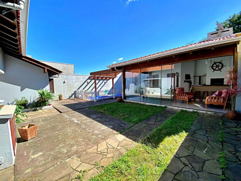 Casa de 3 dormitórios, 1 suíte, mobiliada no centro de Xangri-lá: 12ª foto da galeria de imagens do imóvel