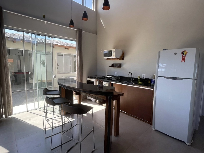 Casa térrea mobiliada com 4 dormitórios a 1 quadra do mar em Xangri-lá: 15ª foto da galeria de imagens do imóvel