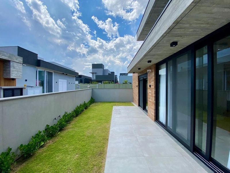 Casa mobiliada, decorada e climatizada, 3 suítes no condomínio Sunset: 2ª foto da galeria de imagens do imóvel