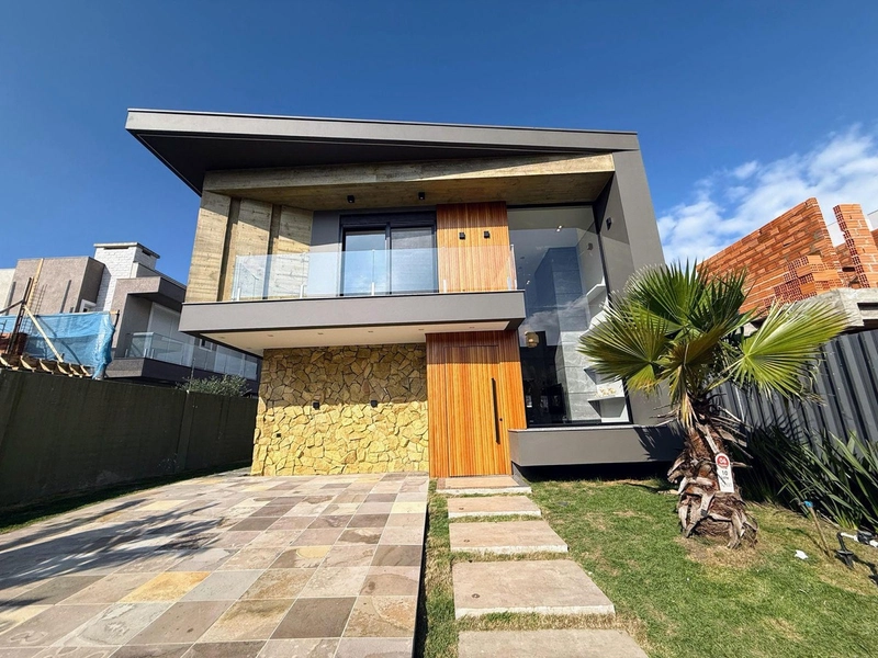 Casa mobiliada e decorada com 4 suítes e piscina no condomínio Sunset: 1ª foto da galeria de imagens do imóvel