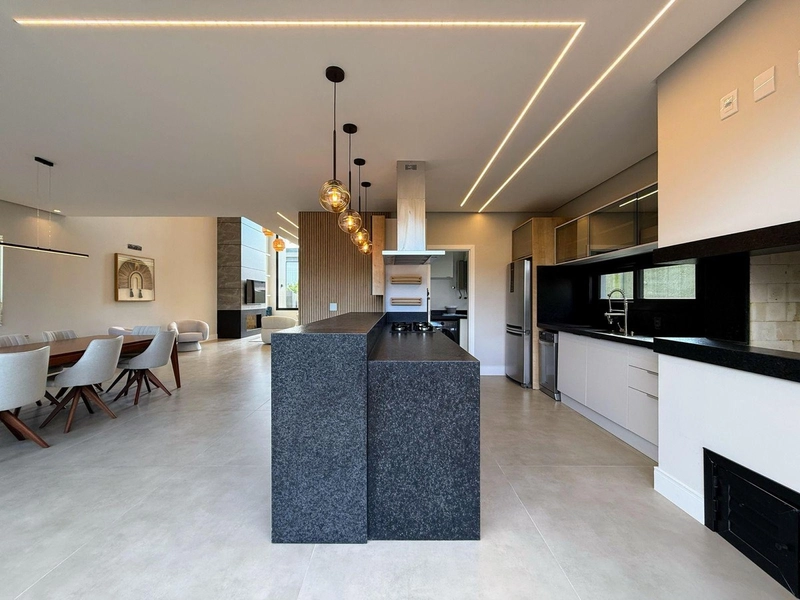 Casa mobiliada e decorada com 4 suítes e piscina no condomínio Sunset: 7ª foto da galeria de imagens do imóvel