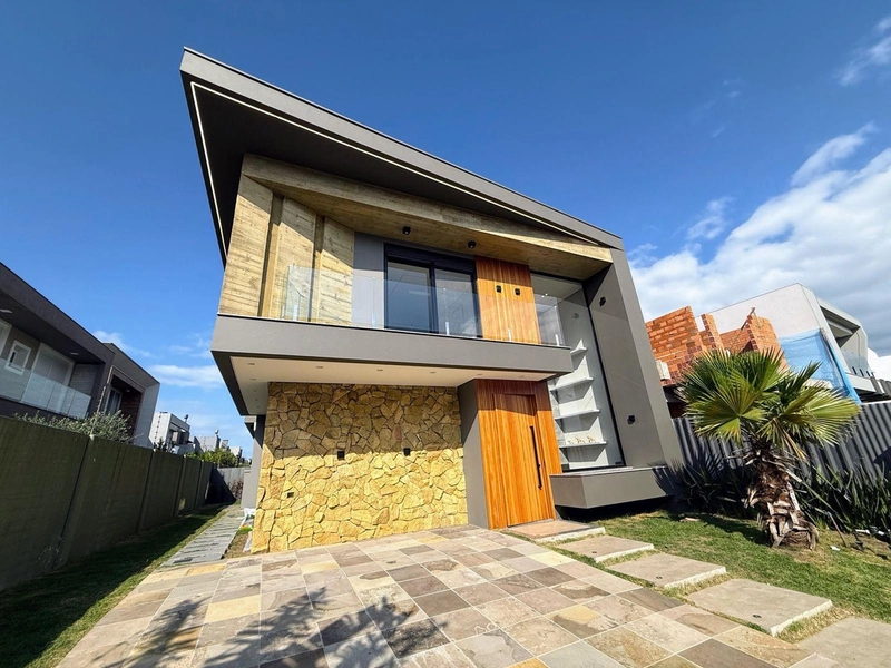 Casa mobiliada e decorada com 4 suítes e piscina no condomínio Sunset: 2ª foto da galeria de imagens do imóvel