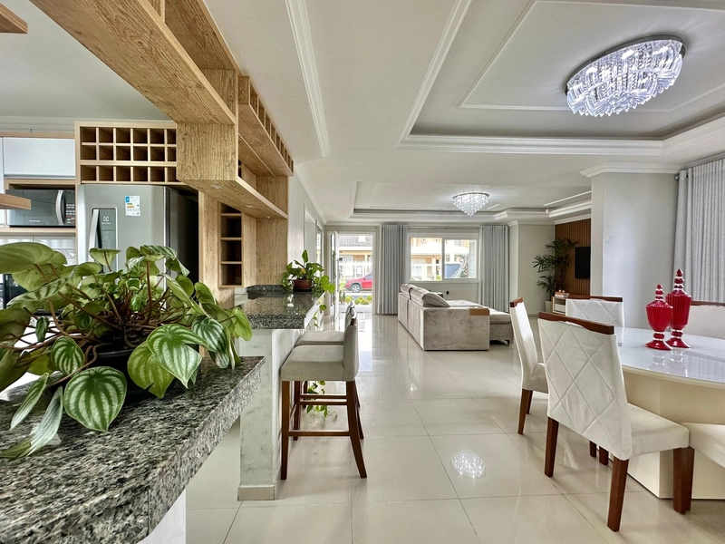 Casa mobiliada e decorada com 4 suítes em Atlantida Sul: 13ª foto da galeria de imagens do imóvel
