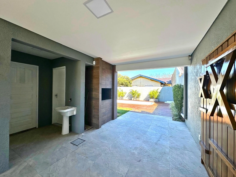 Casa mobiliada com 3 dormitórios, 1 suíte e piscina em Atlântida Sul: 16ª foto da galeria de imagens do imóvel