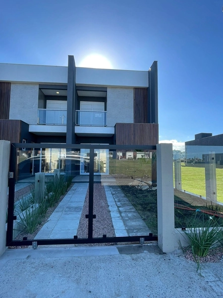 Sobrado mobiliado e decorado com 2 suítes em Xangri-lá: 1ª foto da galeria de imagens do imóvel