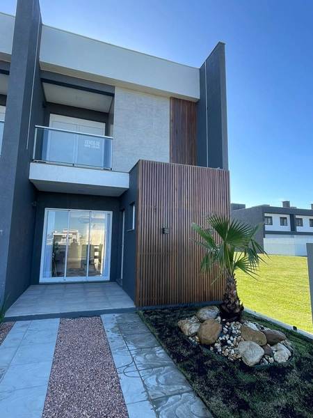 Sobrado mobiliado e decorado com 2 suítes em Xangri-lá: 2ª foto da galeria de imagens do imóvel