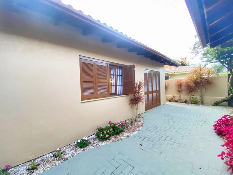 Casa com 5 dormitórios, sendo 2 suíte, em Xangri-lá: 20ª foto da galeria de imagens do imóvel