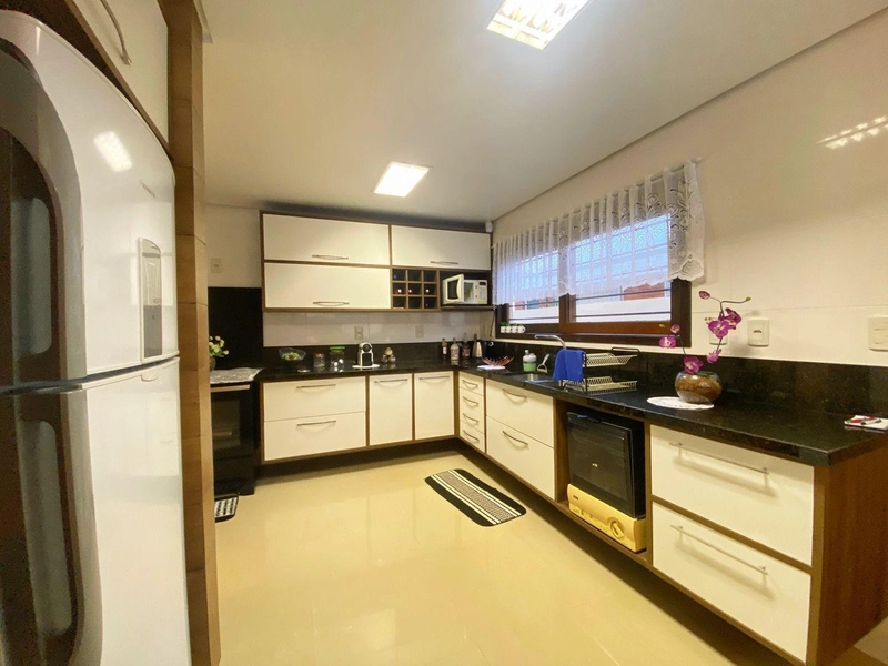 Casa com 5 dormitórios, sendo 2 suíte, em Xangri-lá: 5ª foto da galeria de imagens do imóvel