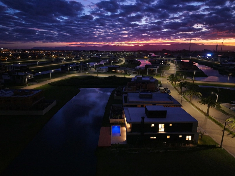 Casa com 5 suítes e piscina beira lago no Amare: 4ª foto da galeria de imagens do imóvel