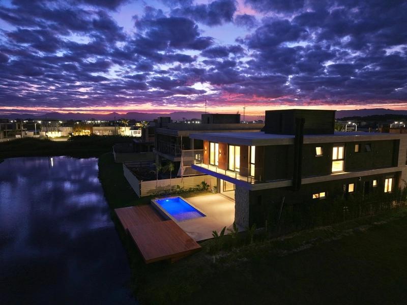 Casa com 5 suítes e piscina beira lago no Amare: 5ª foto da galeria de imagens do imóvel