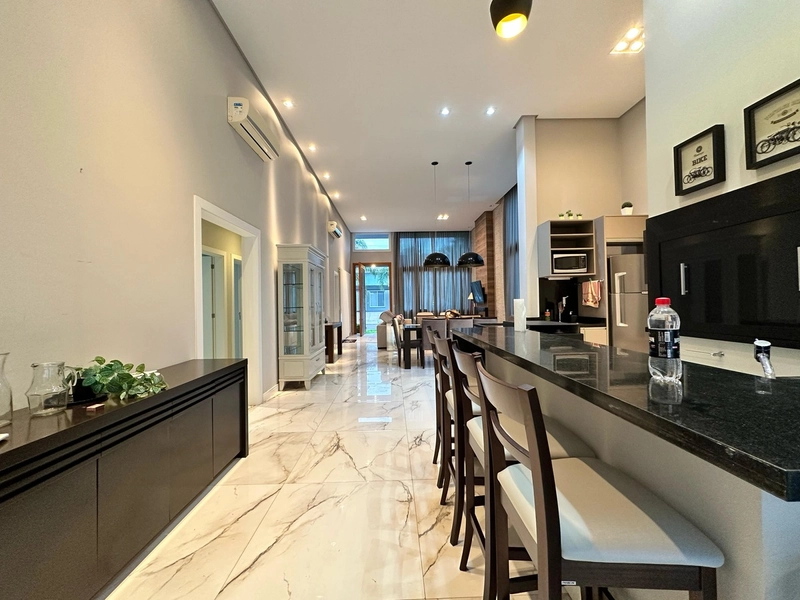 Casa mobiliada e decorada com 4 suítes e piscina no Quintas do Lago.: 7ª foto da galeria de imagens do imóvel