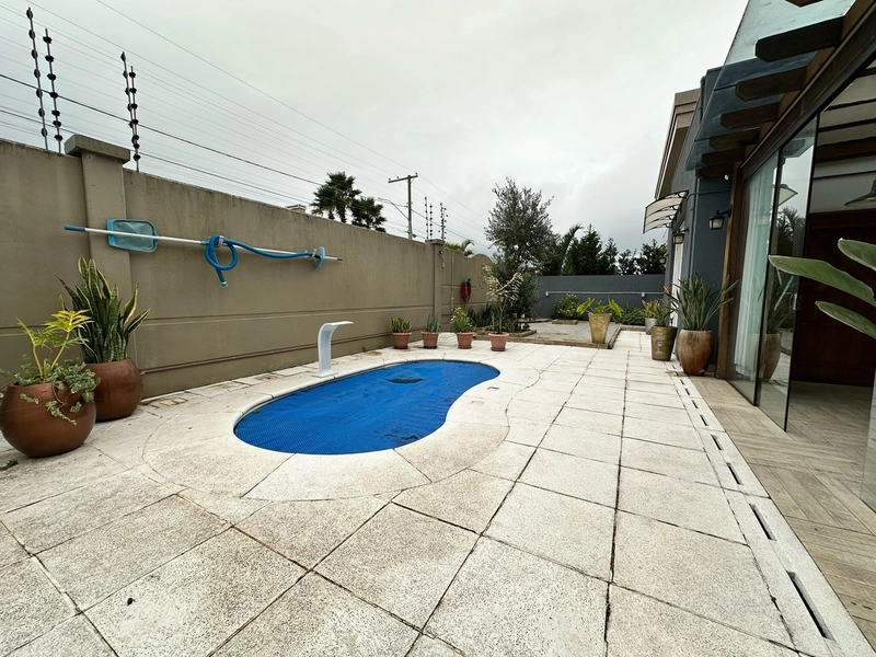 Casa mobiliada e decorada com 4 suítes e piscina no Quintas do Lago.: 11ª foto da galeria de imagens do imóvel