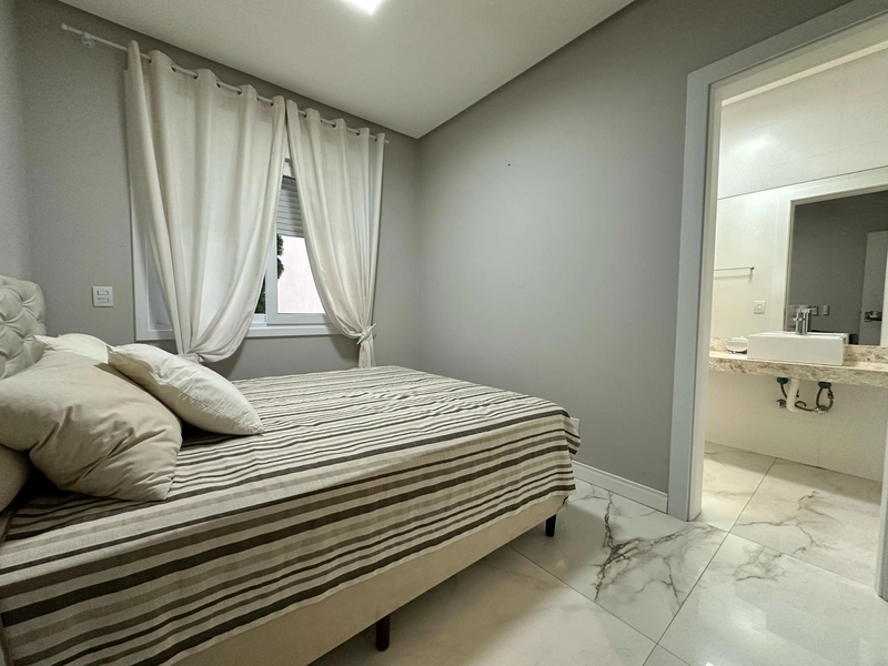 Casa mobiliada e decorada com 4 suítes e piscina no Quintas do Lago.: 14ª foto da galeria de imagens do imóvel