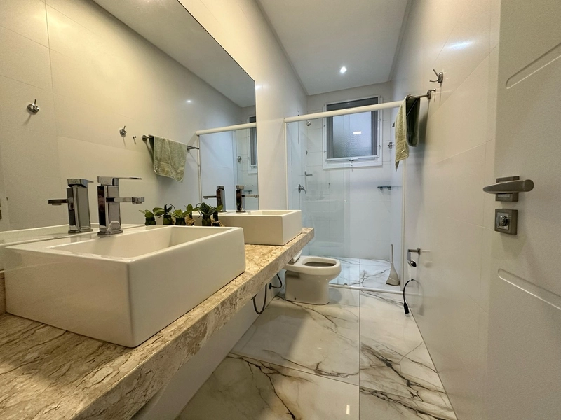 Casa mobiliada e decorada com 4 suítes e piscina no Quintas do Lago.: 21ª foto da galeria de imagens do imóvel