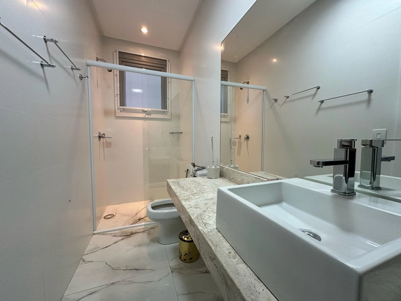 Casa mobiliada e decorada com 4 suítes e piscina no Quintas do Lago.: 16ª foto da galeria de imagens do imóvel