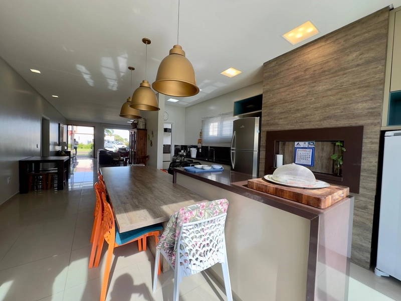Casa mobiliada e decorada com 3 suítes no condomínio Riviera: 9ª foto da galeria de imagens do imóvel