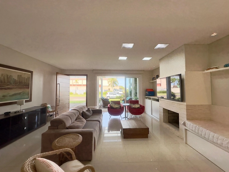 Casa mobiliada e decorada com 3 suítes no condomínio Riviera: 6ª foto da galeria de imagens do imóvel