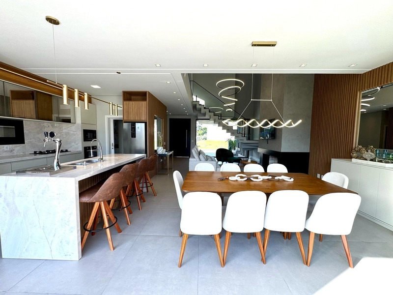 Sobrado mobiliado e decorado com 4 suítes e piscina no Sunset: 10ª foto da galeria de imagens do imóvel