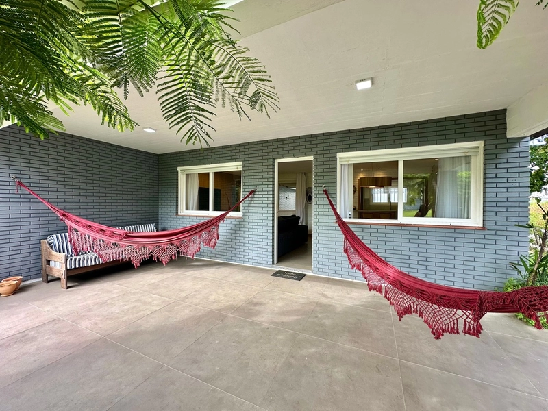 Casa mobiliada com 4 dormitórios em Atlântida: 2ª foto da galeria de imagens do imóvel