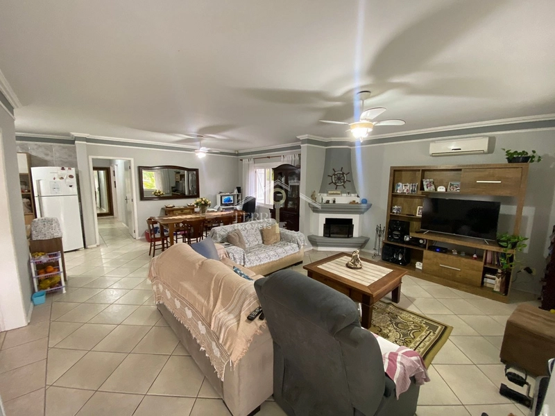 Casa com 3 dormitórios, 1 suíte, mobiliada, no centro de Xangri-lá.: 12ª foto da galeria de imagens do imóvel